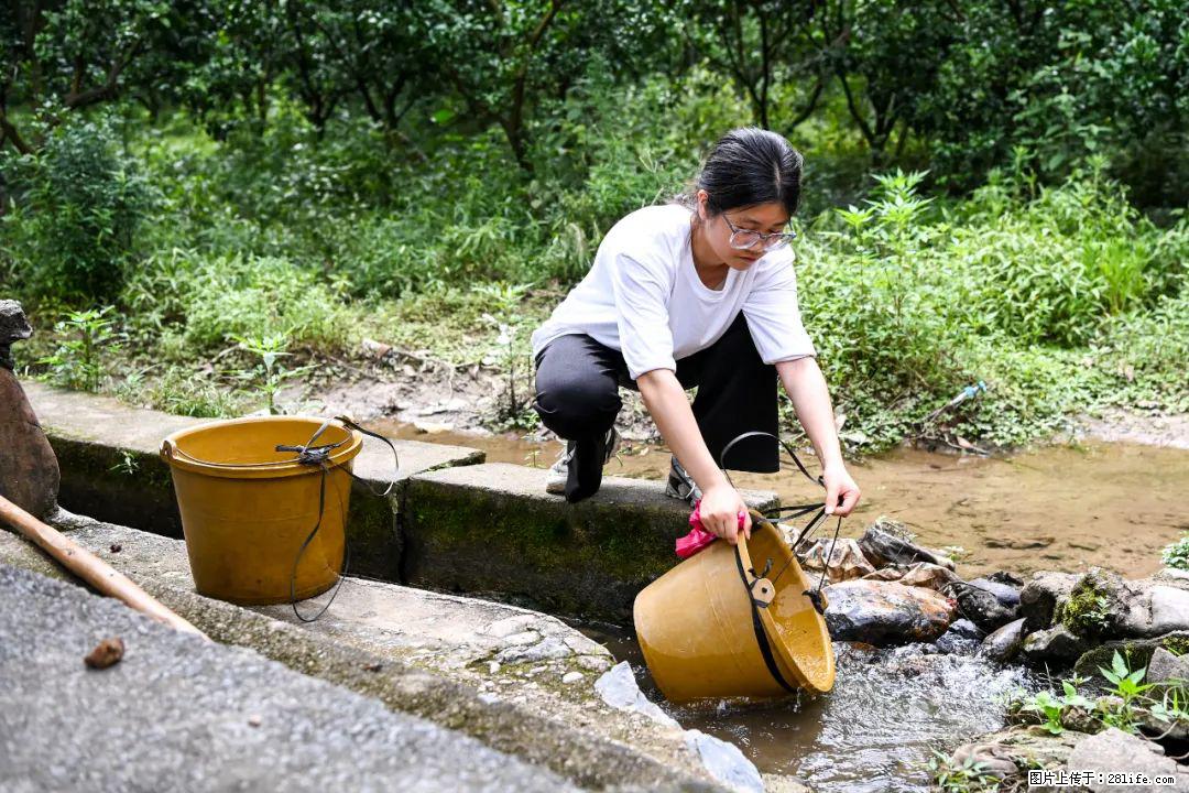 全网追的“扁担女孩”,找了一份暑假工,时薪12元 - 石嘴山生活资讯 - 石嘴山28生活网 szs.28life.com