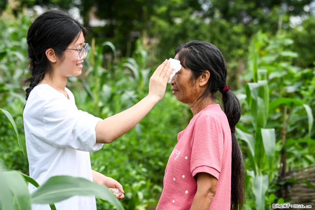 全网追的“扁担女孩”,找了一份暑假工,时薪12元 - 石嘴山生活资讯 - 石嘴山28生活网 szs.28life.com